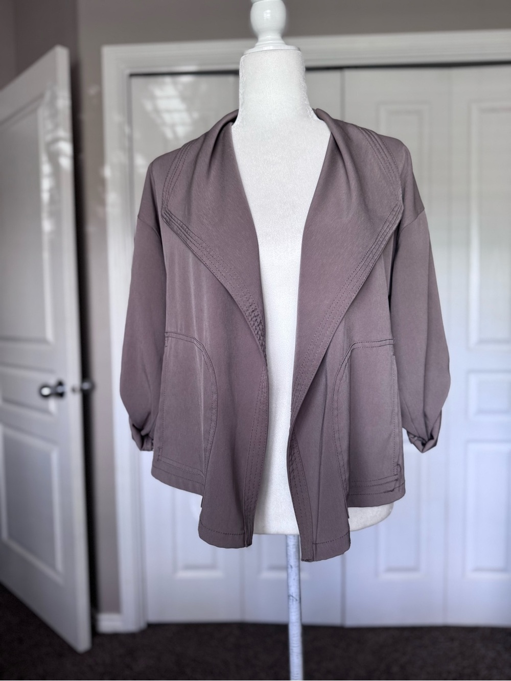 Max Studio Short Jacket with Drape Front Collar size Small
